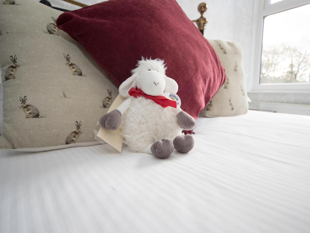 Glenville House - Adults Only - Incl Free Off-Site Health Club With Swimming Pool, Hot Tub, Sauna & Steam Room Bowness-on-Windermere Exteriör bild